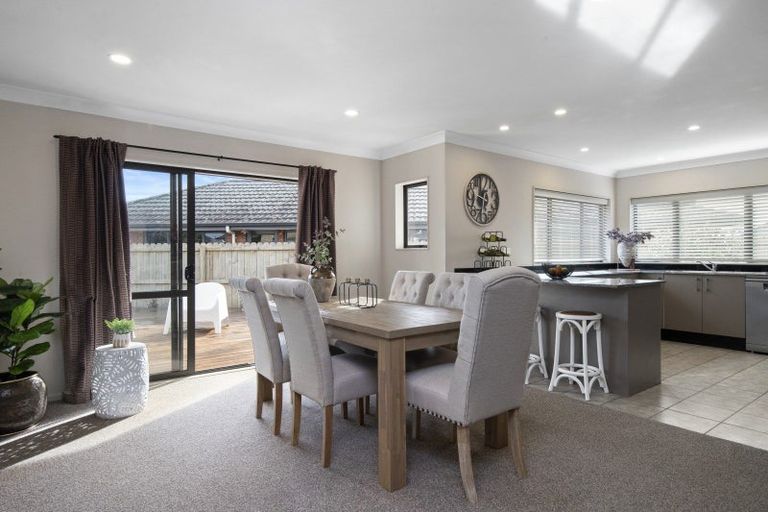 Photo of property in 27 Greig Place, Pukekohe, 2120