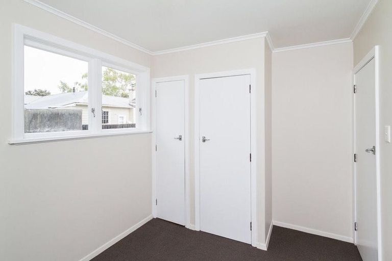 Photo of property in 2/5 Hinemoa Street, Waiwhetu, Lower Hutt, 5010