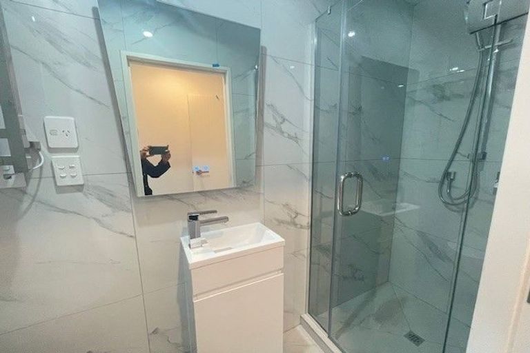 Photo of property in 1/40 Mark Edward Drive, Half Moon Bay, Auckland, 2012