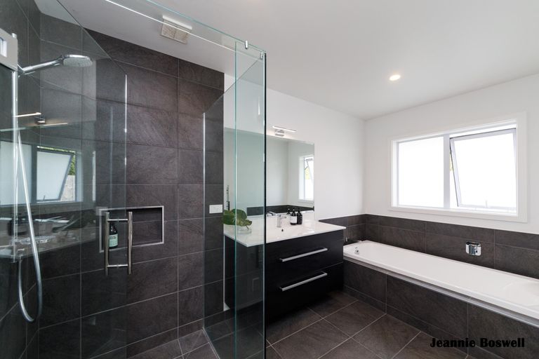 Photo of property in 51 Liberty Grove, Kelvin Grove, Palmerston North, 4414