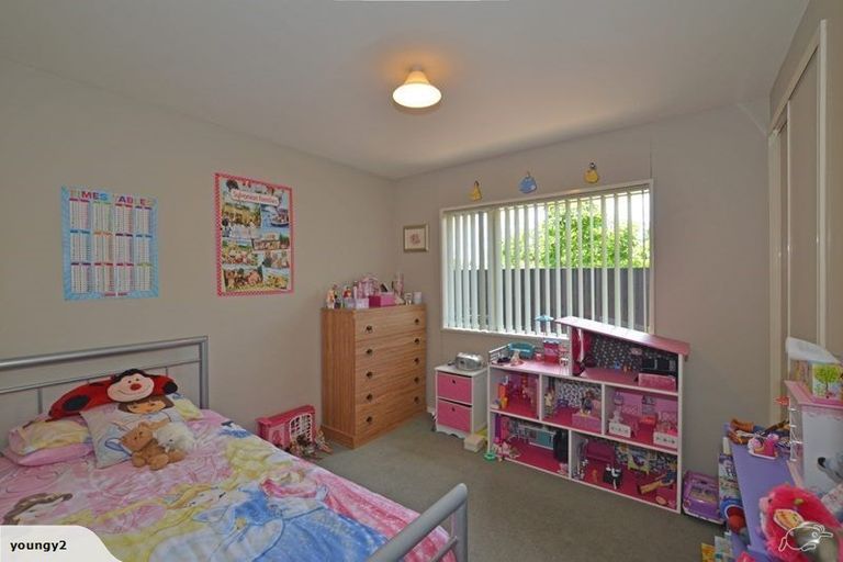 Photo of property in 21 Sutton Place, Dallington, Christchurch, 8061