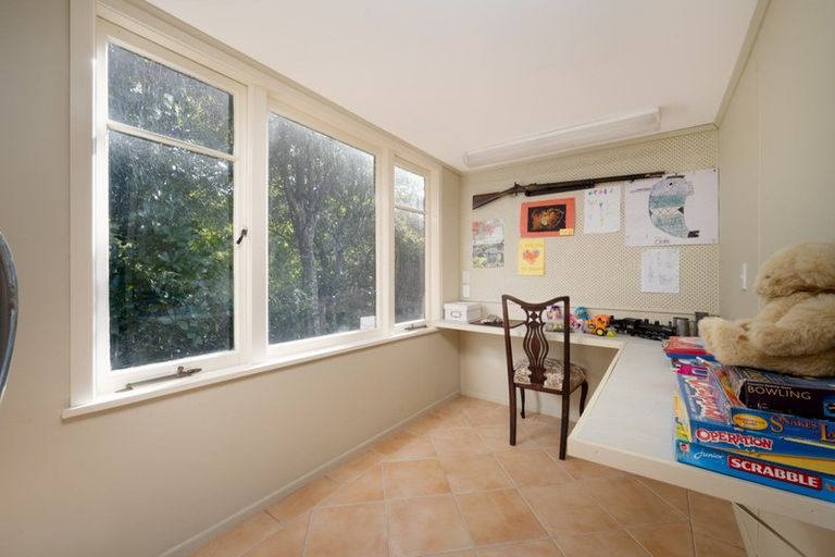 Photo of property in 8 Rangitoto View Road, Cockle Bay, Auckland, 2014