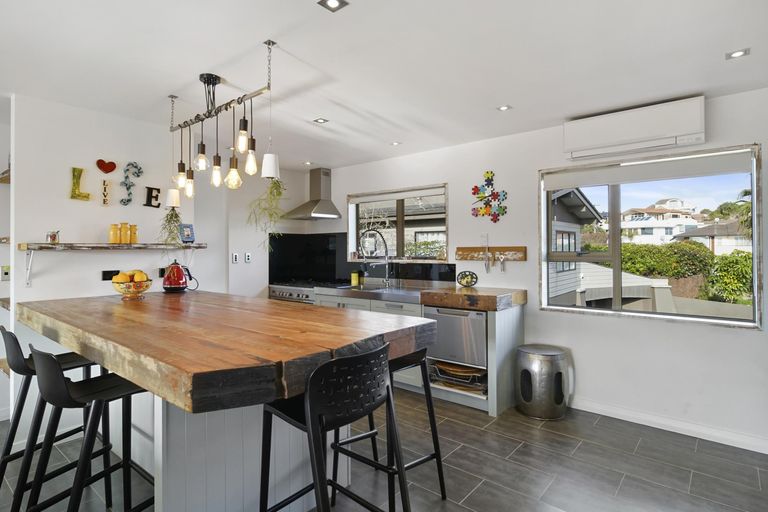 Photo of property in 18b Devon Road, Bucklands Beach, Auckland, 2012
