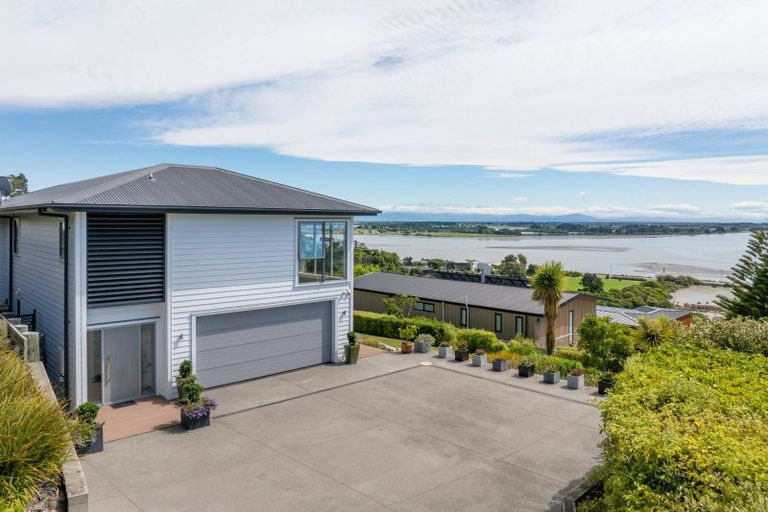 Photo of property in 20 Maffeys Road, Mount Pleasant, Christchurch, 8081