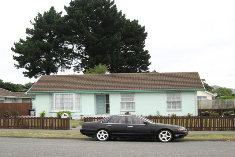 Photo of property in 116 Hay Street, Bromley, Christchurch, 8062