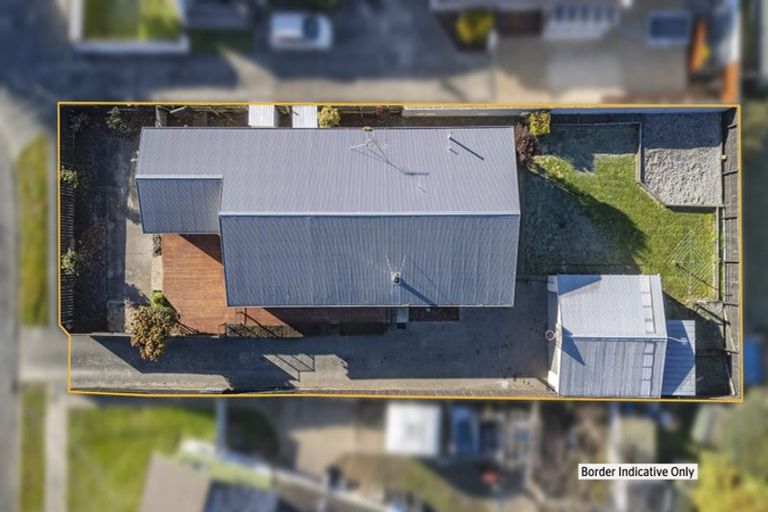 Photo of property in 16 Dunbarton Street, Redwood, Christchurch, 8051