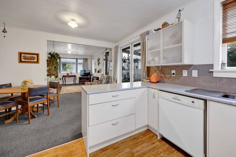 Photo of property in 50 Reid Avenue, Hawera, 4610