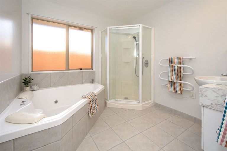 Photo of property in 71 Broadhaven Avenue, Parklands, Christchurch, 8083