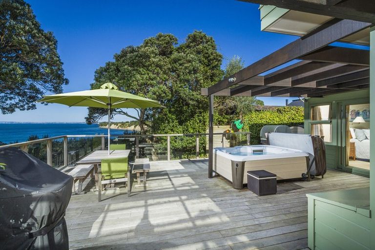 Photo of property in 275 Beach Road, Campbells Bay, Auckland, 0630