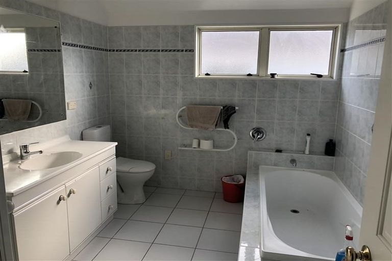 Photo of property in 1/1 Waitemata Road, Hauraki, Auckland, 0622