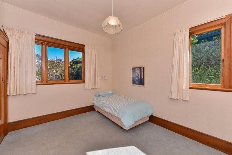 Photo of property in 8 Lower Watt Street, Wadestown, Wellington, 6012