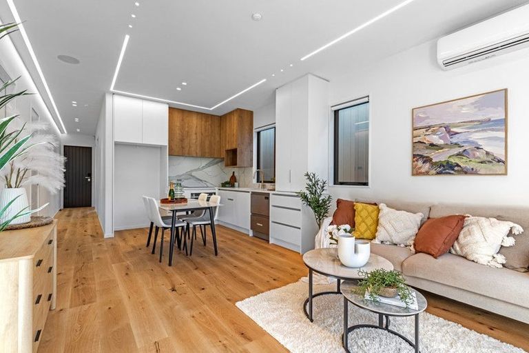 Photo of property in 15 Mahinga Kai Road, Orewa, 0931