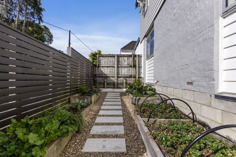Photo of property in 3/22 Church Street, Northcote Point, Auckland, 0627