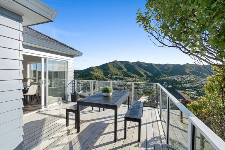 Photo of property in 5 Landsdowne Terrace, Karori, Wellington, 6012