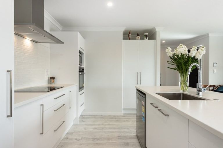 Photo of property in 79 Dunkeld Drive, Papamoa, 3118