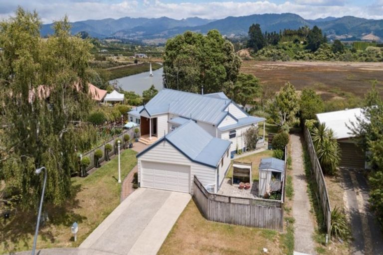 Photo of property in 13 Riverlea Drive, Katikati, 3129