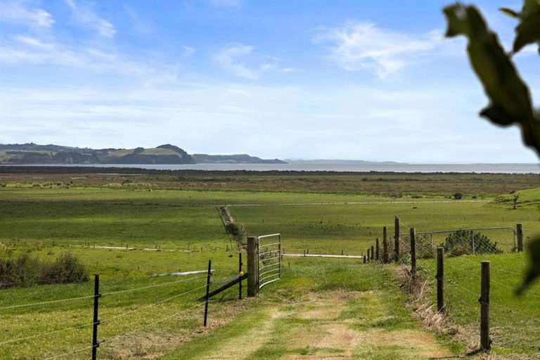 Photo of property in 251 Mairetahi Road, South Head, Helensville, 0874