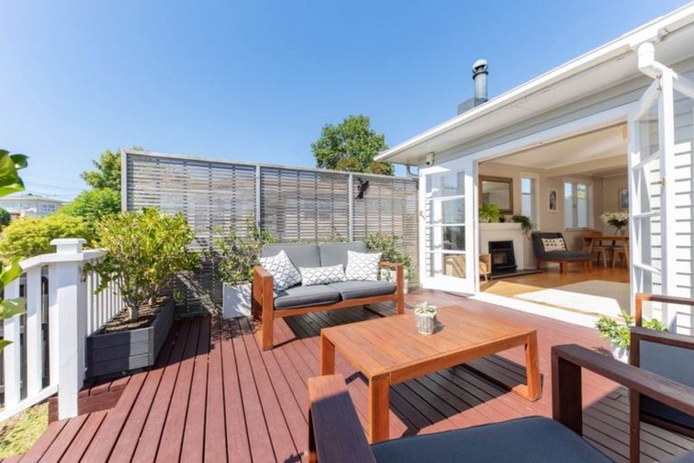 Photo of property in 18a Gilliam Street, New Lynn, Auckland, 0600