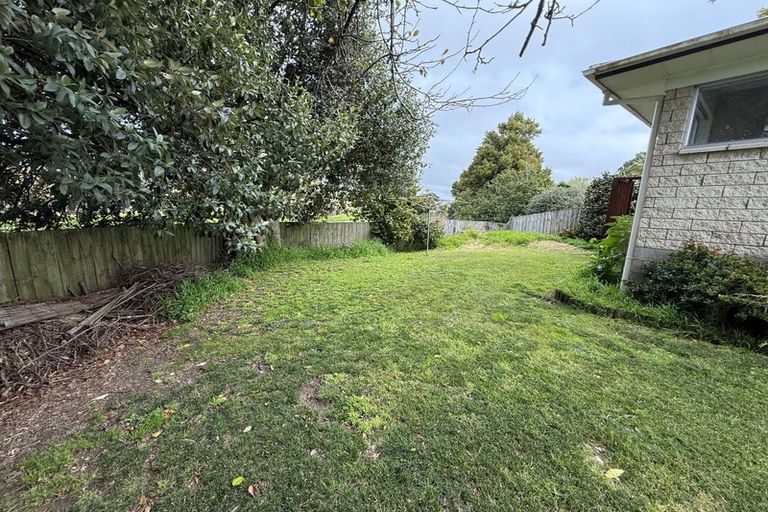 Photo of property in 2/18 Mirrabooka Avenue, Botany Downs, Auckland, 2010