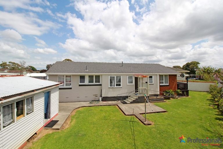 Photo of property in 10 Balnoon Place, Mangere East, Auckland, 2024