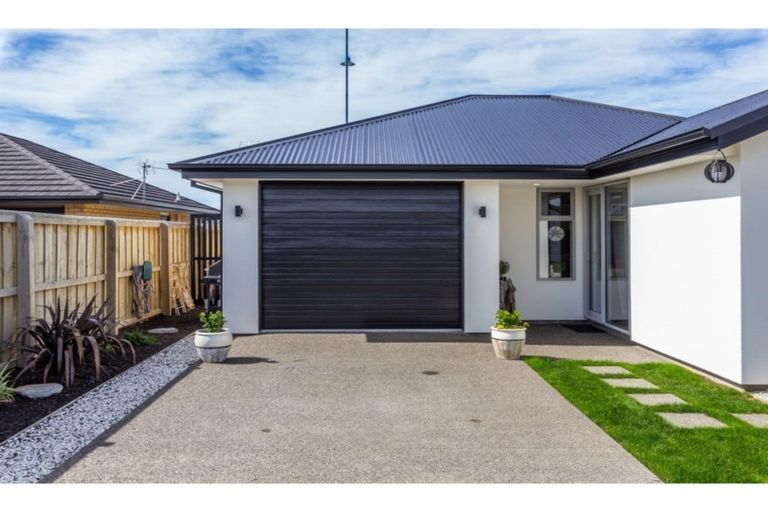 Photo of property in 56 Gillman Place, Pegasus, 7612