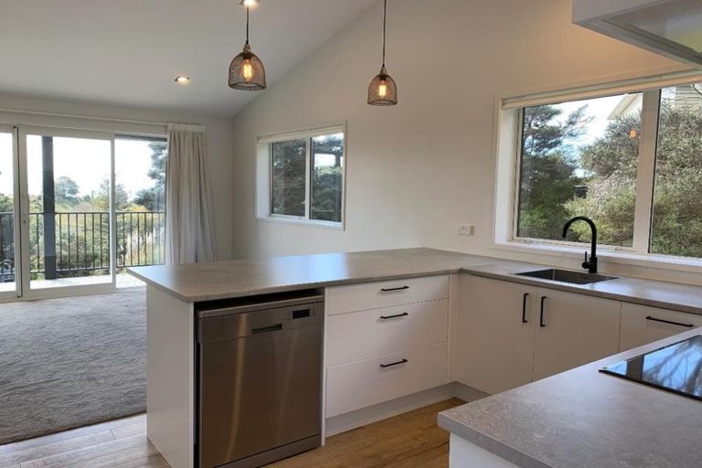 Photo of property in 88a Scott Road, Stanmore Bay, Whangaparaoa, 0932