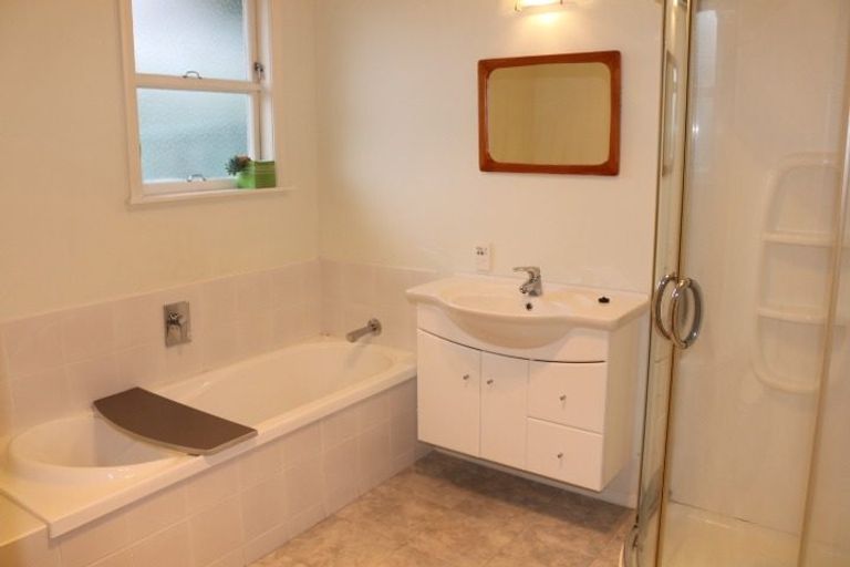 Photo of property in 140 Victoria Avenue, Hokowhitu, Palmerston North, 4410