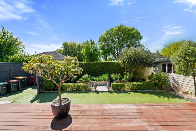 Photo of property in 12 Wilsons Road, Saint Martins, Christchurch, 8022