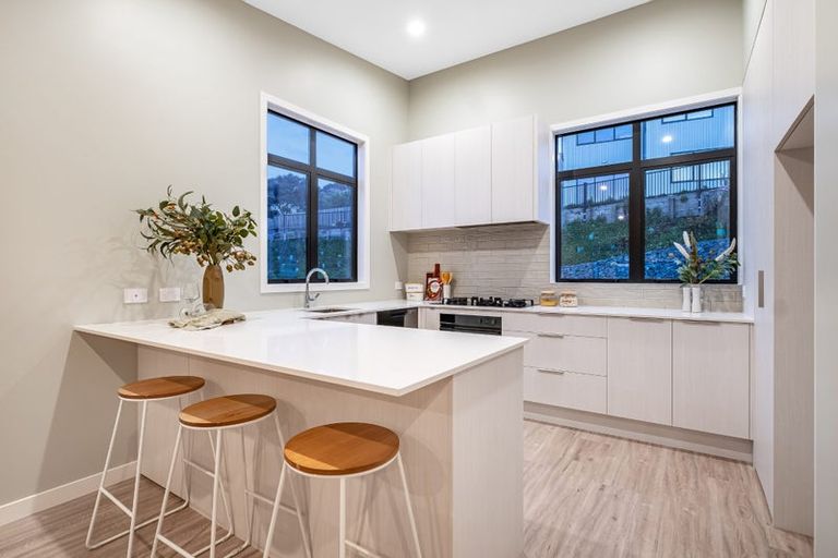 Photo of property in 5 Skysail Lane, Whitby, Porirua, 5024