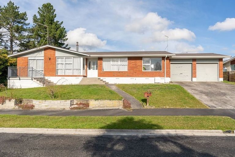 Photo of property in 33 Balfour Crescent, Riverlea, Hamilton, 3216