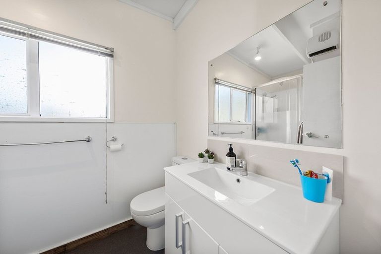 Photo of property in 160 Waikawa Road, Picton, 7220