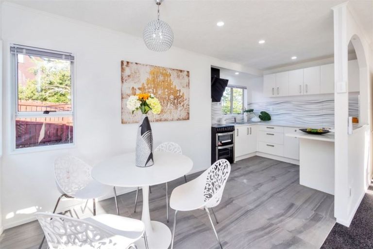 Photo of property in 38 Alidade Place, Massey, Auckland, 0614