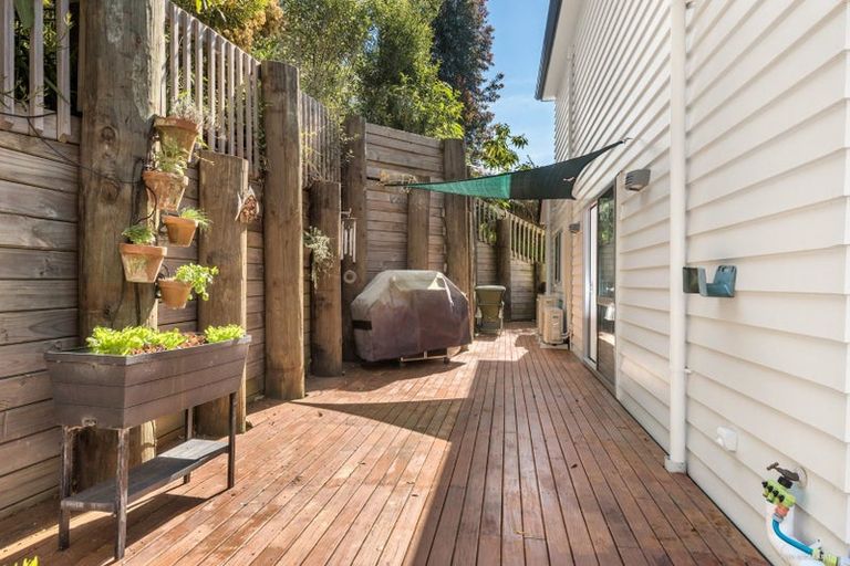 Photo of property in 1/76 Glamorgan Drive, Torbay, Auckland, 0630