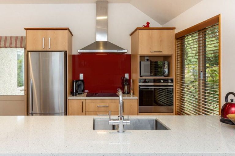 Photo of property in 1/225 Te Mata Road, Havelock North, 4130