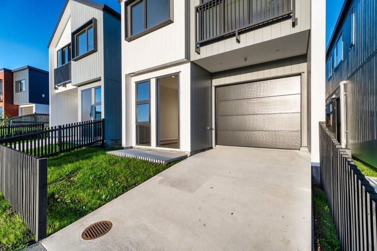 Photo of property in 17 Sails Road, Hobsonville, Auckland, 0616
