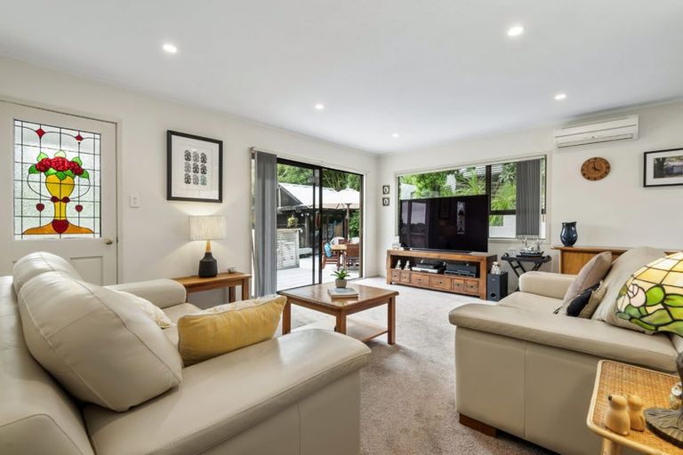 Photo of property in 2/13 Newstead Avenue, Browns Bay, Auckland, 0632