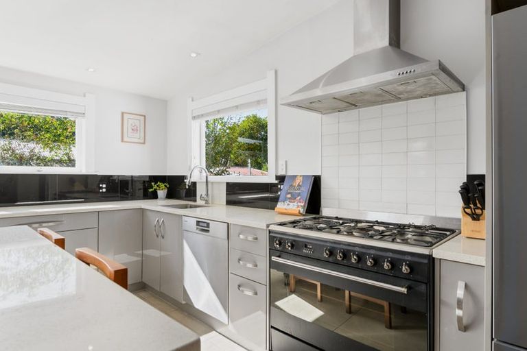 Photo of property in 16 Parr Street, Frankton, Hamilton, 3204