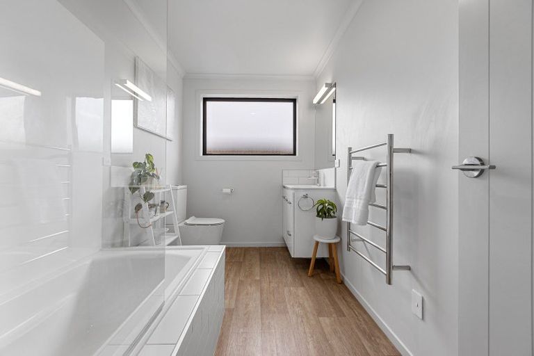 Photo of property in 19 Kuihi Street, Poike, Tauranga, 3112