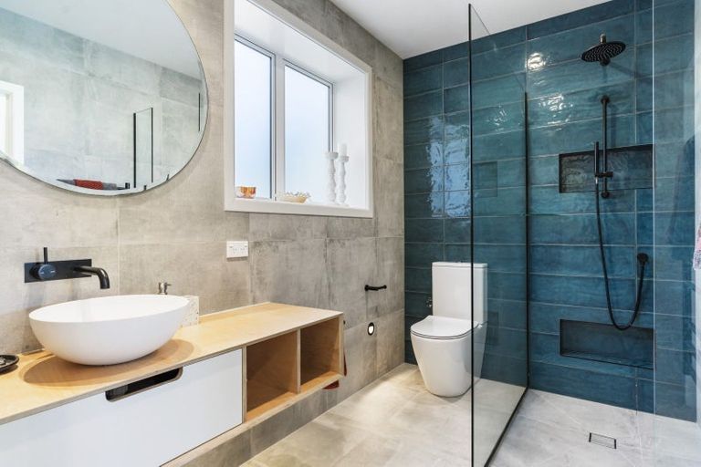 Photo of property in 11 Tui Vale Road, Shelly Park, Auckland, 2014