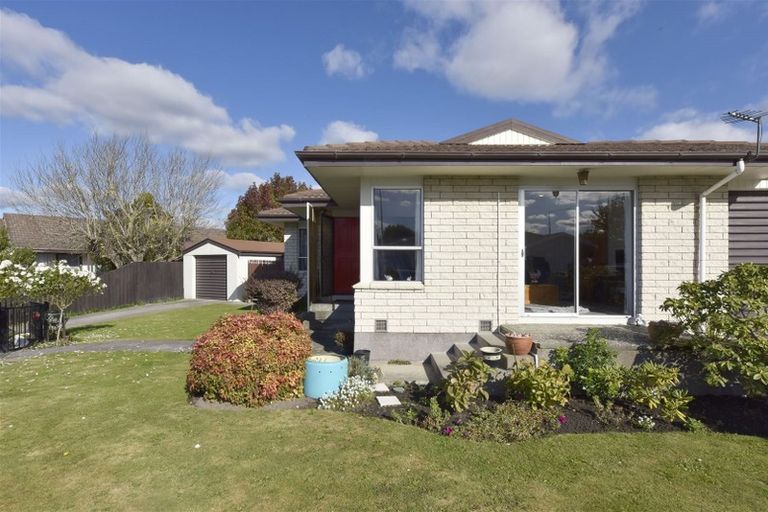 Photo of property in 2a Mallett Place, Halswell, Christchurch, 8025