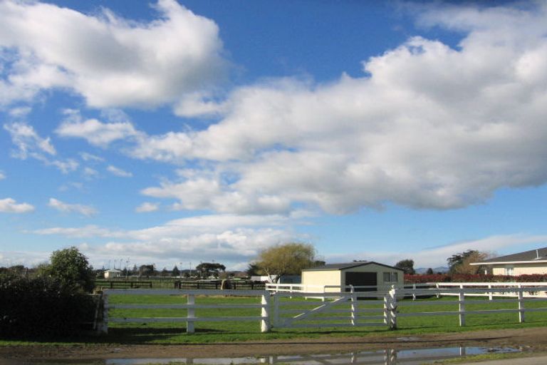 Photo of property in 140 Mako Mako Road, Levin, 5510