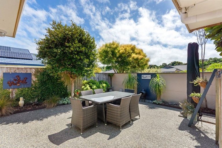 Photo of property in 106 Weggery Drive, Waikanae Beach, Waikanae, 5036