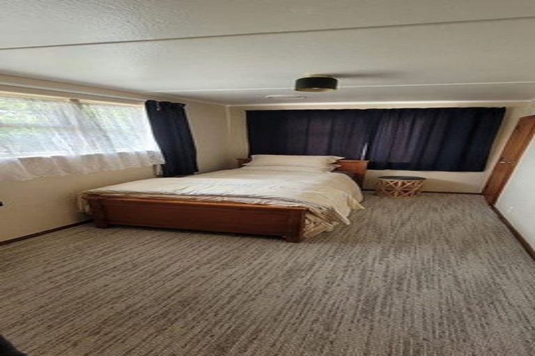 Photo of property in 10 York Place, Cannons Creek, Porirua, 5024