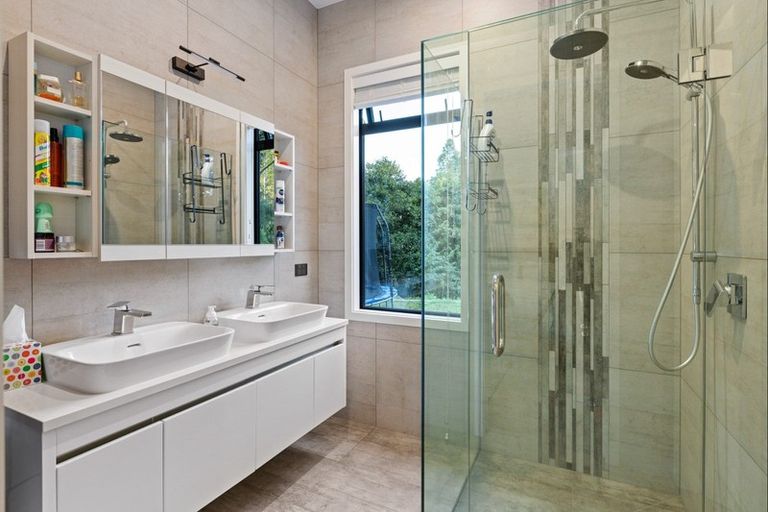 Photo of property in 123 Pinchgut Road, Kaukapakapa, 0873