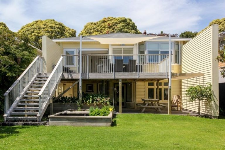 Photo of property in 117 Pendarves Street, New Plymouth, 4312