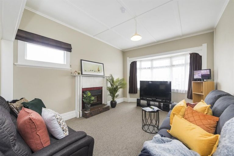 Photo of property in 28 Hair Street, Marton, 4710