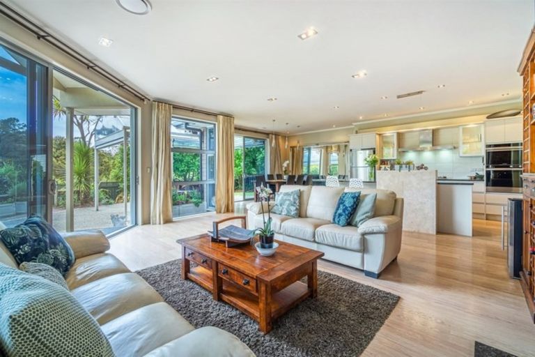 Photo of property in 109 Aberley Road, Schnapper Rock, Auckland, 0632