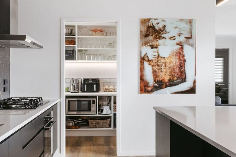 Photo of property in 9 Washingtonia Way, Omokoroa, 3114