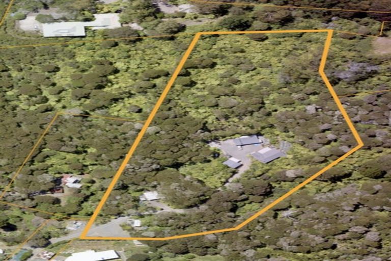 Photo of property in 390 Driving Creek Road, Coromandel, 3506