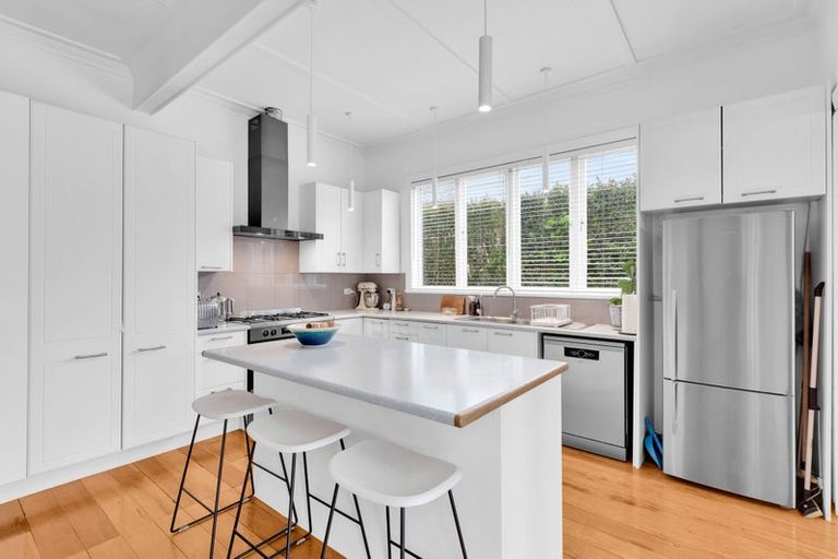 Photo of property in 24 Kitchener Street, Claudelands, Hamilton, 3214